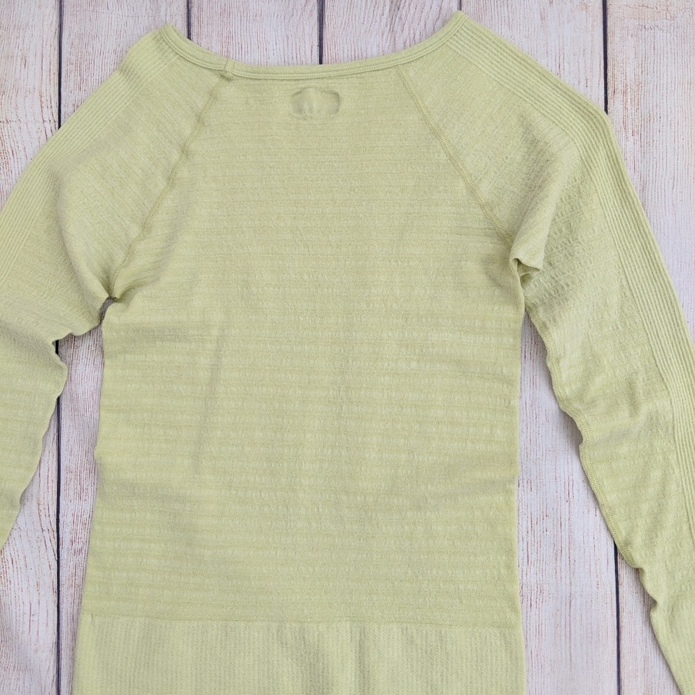Athleta SMALL Woodridge Moss Green long shirt - Picture 7 of 8